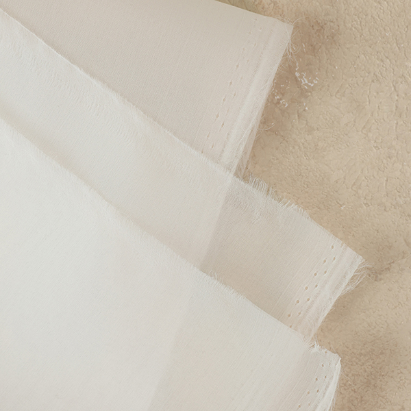 Karolin kumaş beyaz - sedefimsi parlak yarı transparan gelin türbanı kumaşı