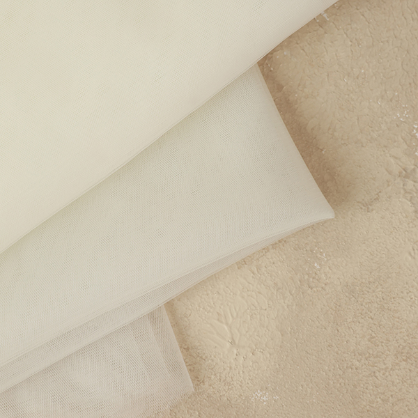 Kırık beyaz rengi streç likra tül kumaş - esnek gelin türbanı tülü